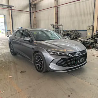 BYD Qin L 2025 Smart Driving Version DM-i 120KM Transcendent interior photo 14 BYD Qin L 2025 Smart Driving Version DM-i 120KM Transcendent interior photo 14