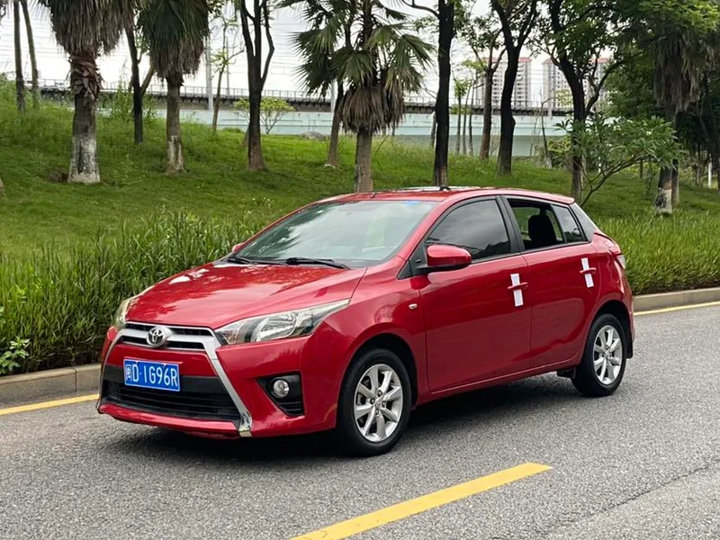 Toyota Yaris L 2015 1.5G Edición especial del techo corredizo deslumbrante automático exterior foto 1 Toyota Yaris L 2015 1.5G Edición especial del techo corredizo deslumbrante automático exterior foto 1