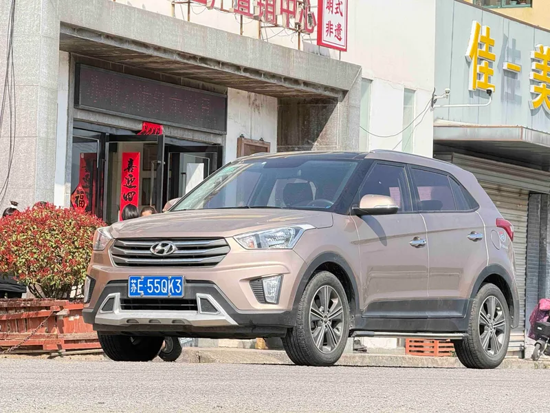 Hyundai ix25 2015 1.6L Type noble automatique à deux roues motrices DLX extérieur photo 1 Hyundai ix25 2015 1.6L Type noble automatique à deux roues motrices DLX extérieur photo 1