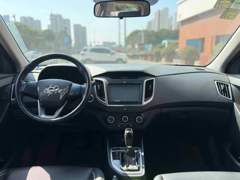 Hyundai ix25 2015 1.6L Type noble automatique à deux roues motrices DLX extérieur photo 7 Hyundai ix25 2015 1.6L Type noble automatique à deux roues motrices DLX extérieur photo 7