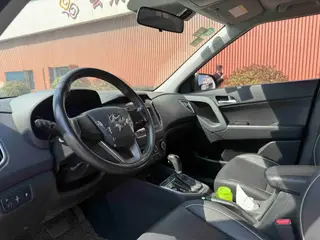 Hyundai ix25 2015 1.6L Type noble automatique à deux roues motrices DLX intérieur photo 13 Hyundai ix25 2015 1.6L Type noble automatique à deux roues motrices DLX intérieur photo 13