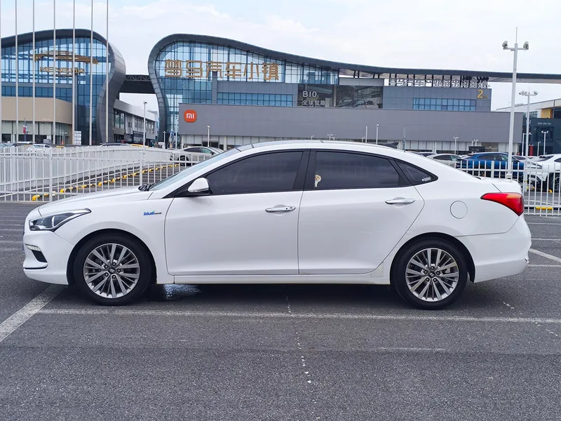 Hyundai Mistra 2017 1.6T Tipo inteligente automático GLS País V exterior foto 5 Hyundai Mistra 2017 1.6T Tipo inteligente automático GLS País V exterior foto 5