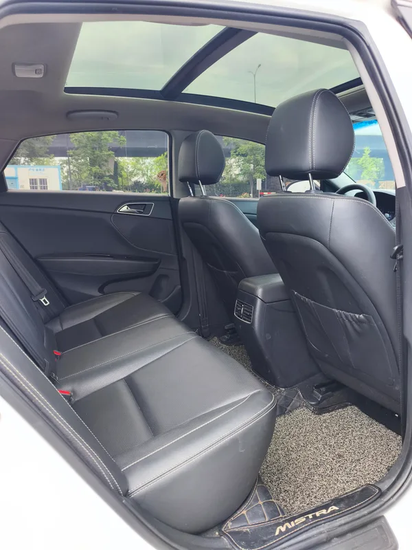 Hyundai Mistra 2017 1.6T Tipo inteligente automático GLS País V interior foto 12 Hyundai Mistra 2017 1.6T Tipo inteligente automático GLS País V interior foto 12
