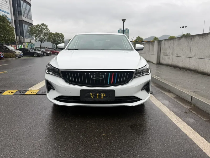 Geely Emgrand 2023 4.ª generación Edición campeona 1.5L CVT Acabado premium exterior foto 2 Geely Emgrand 2023 4.ª generación Edición campeona 1.5L CVT Acabado premium exterior foto 2