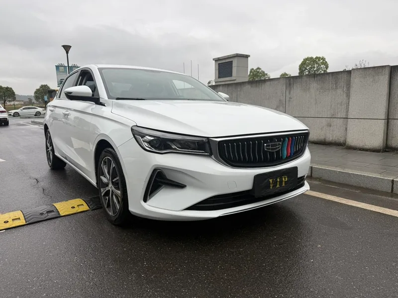 Geely Emgrand 2023 4.ª generación Edición campeona 1.5L CVT Acabado premium exterior foto 3 Geely Emgrand 2023 4.ª generación Edición campeona 1.5L CVT Acabado premium exterior foto 3
