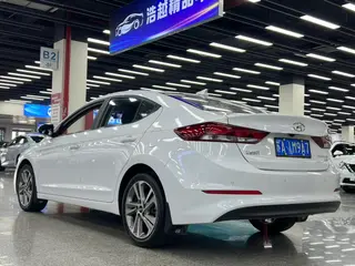 Hyundai Elantra Lingdong 2016 1.6L Auto Zhixuan Modèle phare intérieur photo 12 Hyundai Elantra Lingdong 2016 1.6L Auto Zhixuan Modèle phare intérieur photo 12