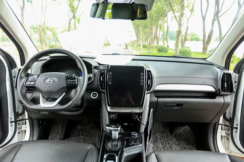 Hyundai ix35 2021 240T GDi DCT Two-wheel drive leading version GLS interior photo 7 Hyundai ix35 2021 240T GDi DCT Two-wheel drive leading version GLS interior photo 7
