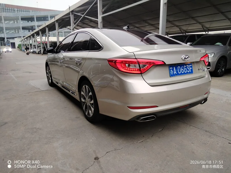 Hyundai Sonata 2015 1.6T GLX Leader intérieur photo 6 Hyundai Sonata 2015 1.6T GLX Leader intérieur photo 6