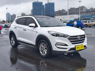 Hyundai Tucson 2018 1.6T Dual-clutch two-wheel drive 15 Anniversary Special Edition exterior photo 3 Hyundai Tucson 2018 1.6T Dual-clutch two-wheel drive 15 Anniversary Special Edition exterior photo 3