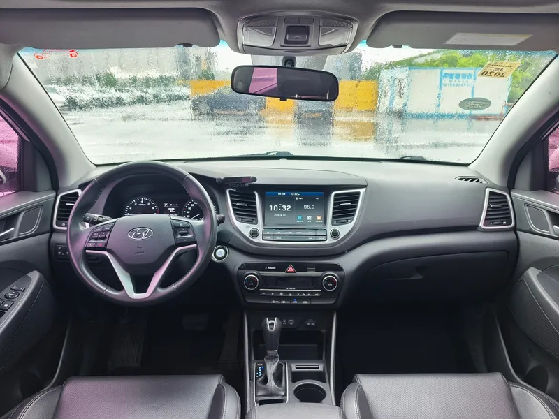 Hyundai Tucson 2018 1.6T Dual-clutch two-wheel drive 15 Anniversary Special Edition interior photo 14 Hyundai Tucson 2018 1.6T Dual-clutch two-wheel drive 15 Anniversary Special Edition interior photo 14