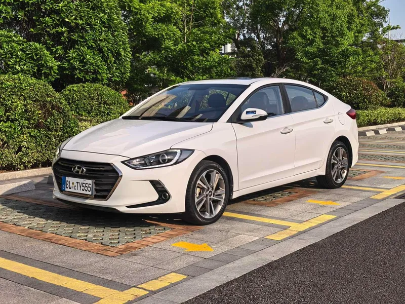 Hyundai Elantra Lingdong 2016 1.6L Auto Zhixuan Type d'élite extérieur photo 1 Hyundai Elantra Lingdong 2016 1.6L Auto Zhixuan Type d'élite extérieur photo 1