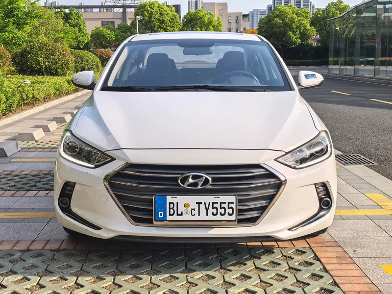 Hyundai Elantra Lingdong 2016 1.6L Auto Zhixuan Type d'élite extérieur photo 4 Hyundai Elantra Lingdong 2016 1.6L Auto Zhixuan Type d'élite extérieur photo 4