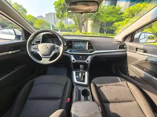 Hyundai Elantra Lingdong 2016 1.6L Auto Zhixuan Type d'élite intérieur photo 9 Hyundai Elantra Lingdong 2016 1.6L Auto Zhixuan Type d'élite intérieur photo 9