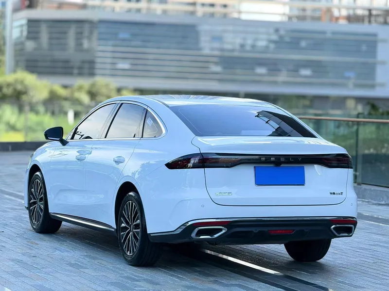 Geely Emgrand 2026 5-е поколение 1.5T DCT Премиальная комплектация интерьер фото 6 Geely Emgrand 2026 5-е поколение 1.5T DCT Премиальная комплектация интерьер фото 6