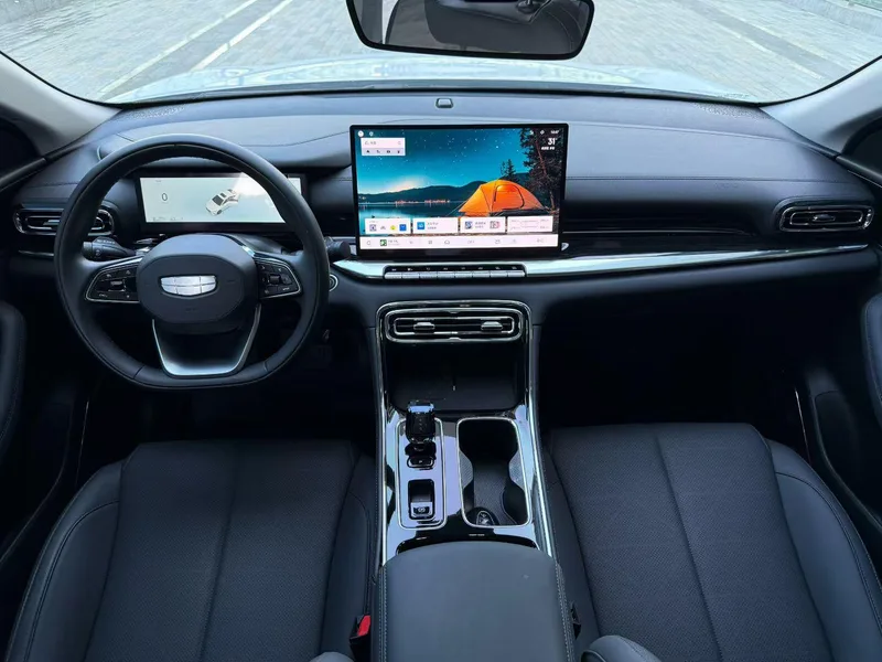 Geely Emgrand 2026 5-е поколение 1.5T DCT Премиальная комплектация интерьер фото 9 Geely Emgrand 2026 5-е поколение 1.5T DCT Премиальная комплектация интерьер фото 9