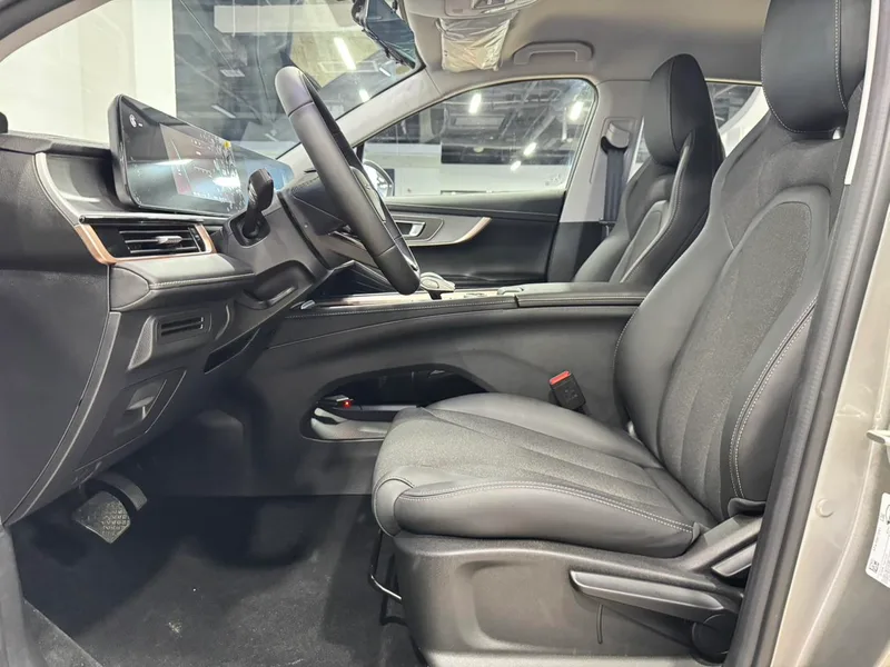 Chery Tiggo 5x 2025 High-energy version 1.5T CVT Comfortable exterior photo 5 Chery Tiggo 5x 2025 High-energy version 1.5T CVT Comfortable exterior photo 5