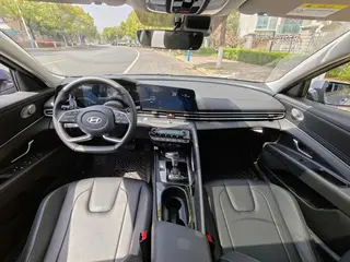 Hyundai Elantra 2023 1.5L CVT LUX Premium Edition interior photo 8 Hyundai Elantra 2023 1.5L CVT LUX Premium Edition interior photo 8