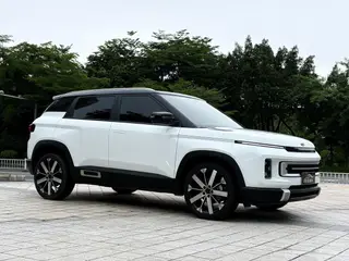 Geely ICON 2023 1.5TD Шоколадно-алкогольная версия экстерьер фото 3