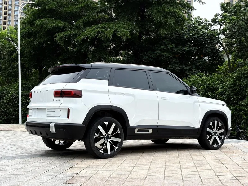 Geely ICON 2023 1.5TD Шоколадно-алкогольная версия экстерьер фото 6