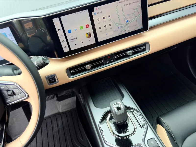 Geely ICON 2023 1.5TD Шоколадно-алкогольная версия интерьер фото 9
