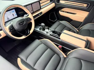 Geely ICON 2023 1.5TD Шоколадно-алкогольная версия интерьер фото 10