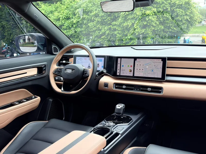 Geely ICON 2023 1.5TD Шоколадно-алкогольная версия интерьер фото 12
