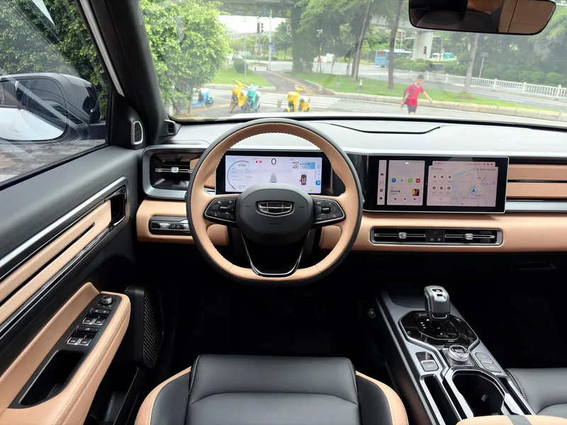 Geely ICON 2023 1.5TD Шоколадно-алкогольная версия интерьер фото 14