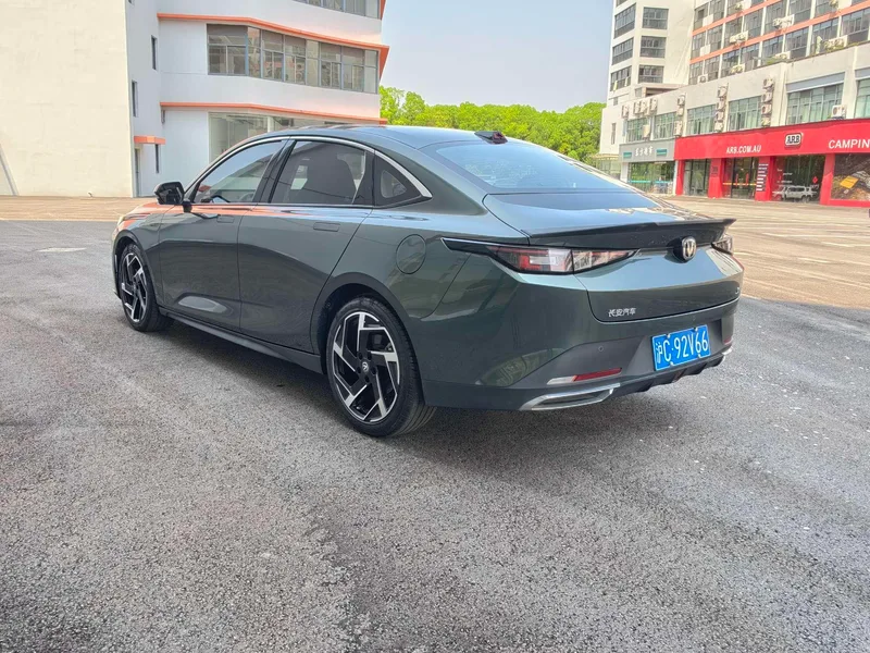 Changan Lamore 2023 1.5T GDI Automatic Flagship exterior photo 7 Changan Lamore 2023 1.5T GDI Automatic Flagship exterior photo 7