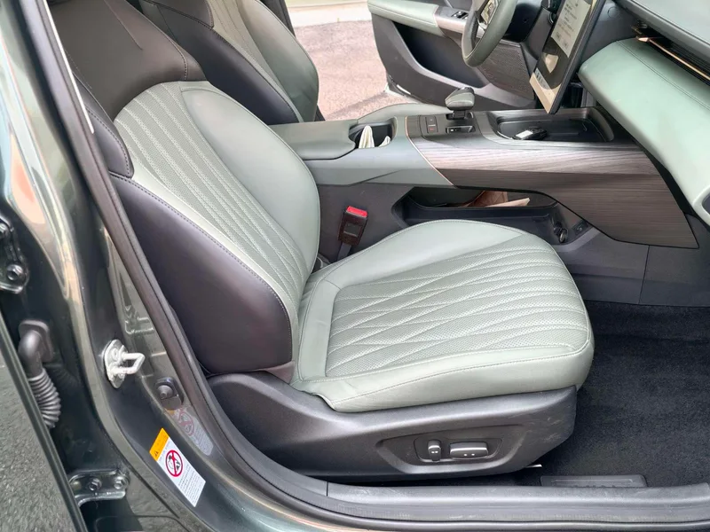 Changan Lamore 2023 1.5T GDI Automatic Flagship exterior photo 8 Changan Lamore 2023 1.5T GDI Automatic Flagship exterior photo 8