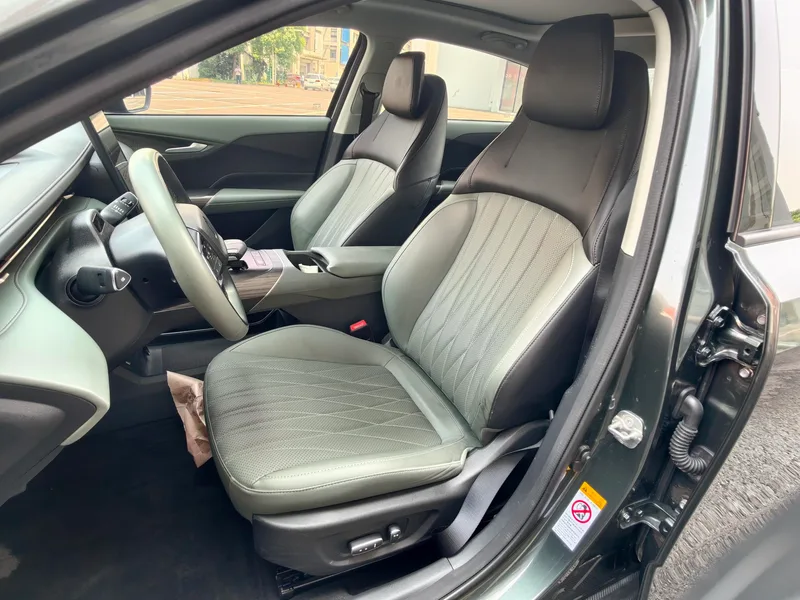 Changan Lamore 2023 1.5T GDI Automatic Flagship exterior photo 9 Changan Lamore 2023 1.5T GDI Automatic Flagship exterior photo 9