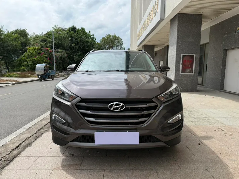 Hyundai Tucson 2015 1.6T Double embrayage, traction avant, version intelligente extérieur photo 2 Hyundai Tucson 2015 1.6T Double embrayage, traction avant, version intelligente extérieur photo 2