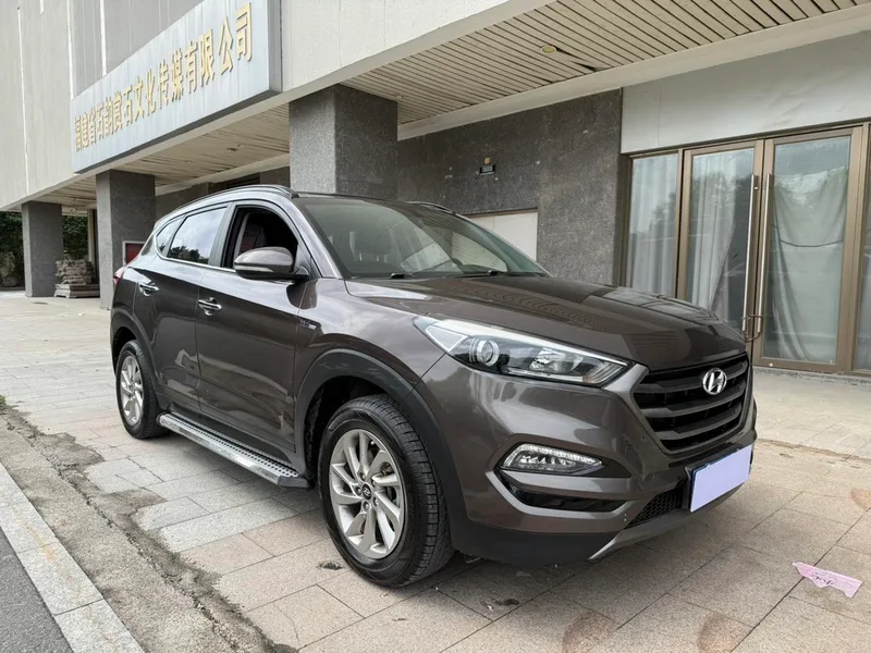 Hyundai Tucson 2015 1.6T Double embrayage, traction avant, version intelligente extérieur photo 3 Hyundai Tucson 2015 1.6T Double embrayage, traction avant, version intelligente extérieur photo 3