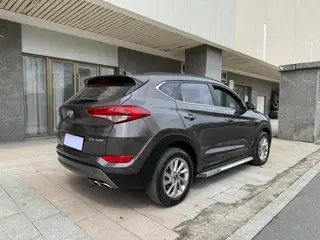Hyundai Tucson 2015 1.6T Double embrayage, traction avant, version intelligente intérieur photo 8 Hyundai Tucson 2015 1.6T Double embrayage, traction avant, version intelligente intérieur photo 8