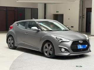 Hyundai Veloster 2015 1.6T Version exclusive automatique extérieur photo 3 Hyundai Veloster 2015 1.6T Version exclusive automatique extérieur photo 3