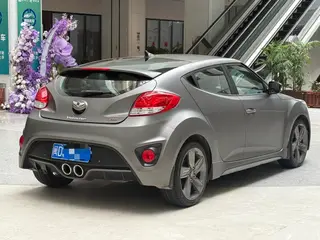 Hyundai Veloster 2015 1.6T Version exclusive automatique extérieur photo 4 Hyundai Veloster 2015 1.6T Version exclusive automatique extérieur photo 4