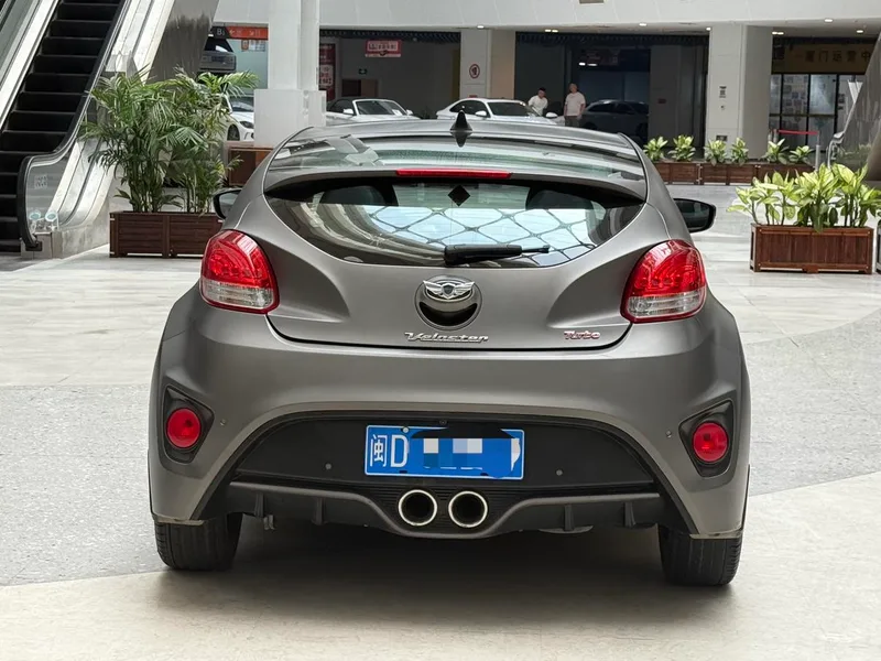 Hyundai Veloster 2015 1.6T Version exclusive automatique extérieur photo 5 Hyundai Veloster 2015 1.6T Version exclusive automatique extérieur photo 5