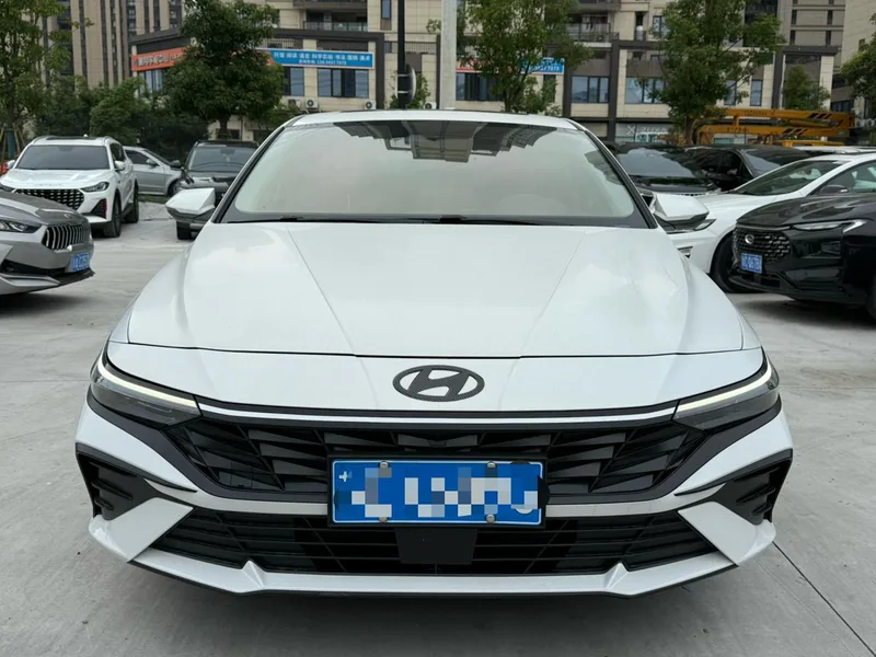 Hyundai Elantra 2023 1.5L CVT LUX Premium Edition exterior photo 2 Hyundai Elantra 2023 1.5L CVT LUX Premium Edition exterior photo 2