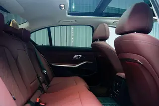 BMW 3 Series 2026 330Li M Traje nocturno deportivo Yao interior foto 6