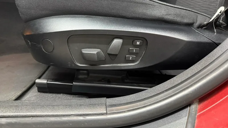 BMW X1 2014 sDrive18i Fashionable interior photo 8