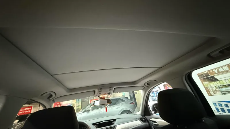 BMW X1 2014 sDrive18i Fashionable interior photo 11