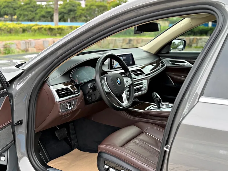 BMW 7 Series 2019 Restyling 730Li Luxury Set exterior photo 5 BMW 7 Series 2019 Restyling 730Li Luxury Set exterior photo 5