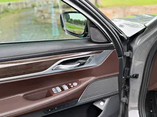BMW 7 Series 2019 Restyling 730Li Luxury Set exterior photo 6 BMW 7 Series 2019 Restyling 730Li Luxury Set exterior photo 6