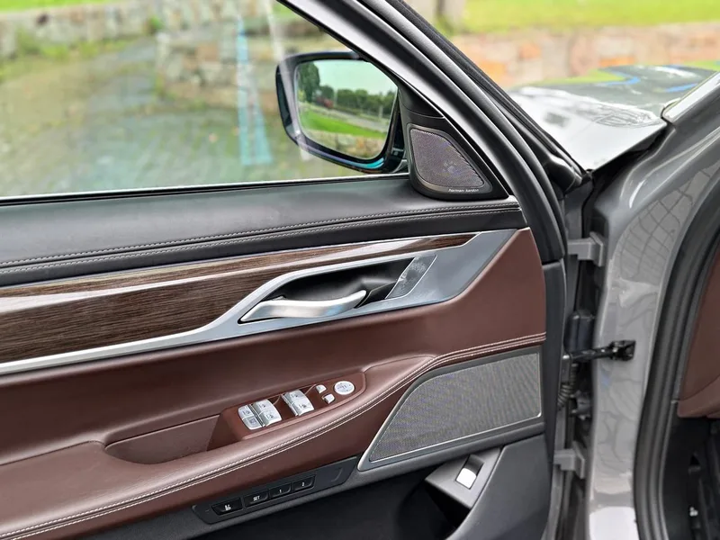 BMW 7 Series 2019 Restyling 730Li Luxury Set exterior photo 6 BMW 7 Series 2019 Restyling 730Li Luxury Set exterior photo 6