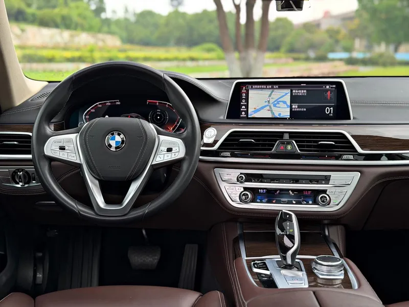 BMW 7 Series 2019 Restyling 730Li Luxury Set exterior photo 8 BMW 7 Series 2019 Restyling 730Li Luxury Set exterior photo 8