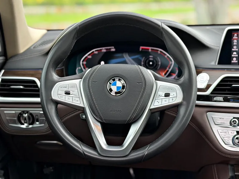 BMW 7 Series 2019 Restyling 730Li Luxury Set exterior photo 9 BMW 7 Series 2019 Restyling 730Li Luxury Set exterior photo 9
