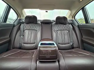 BMW 7 Series 2019 Restyling 730Li Luxury Set interior photo 12 BMW 7 Series 2019 Restyling 730Li Luxury Set interior photo 12