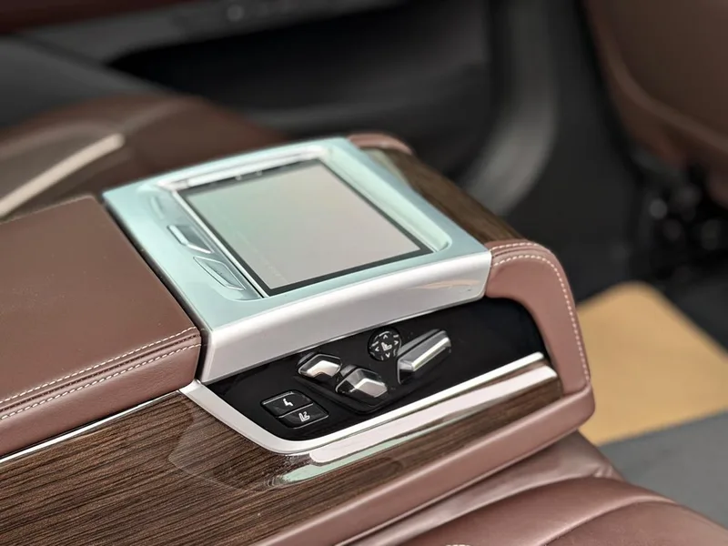 BMW 7 Series 2019 Restyling 730Li Luxury Set interior photo 13 BMW 7 Series 2019 Restyling 730Li Luxury Set interior photo 13