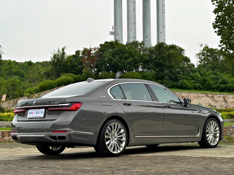 BMW 7 Series 2019 Restyling 730Li Luxury Set interior photo 20 BMW 7 Series 2019 Restyling 730Li Luxury Set interior photo 20