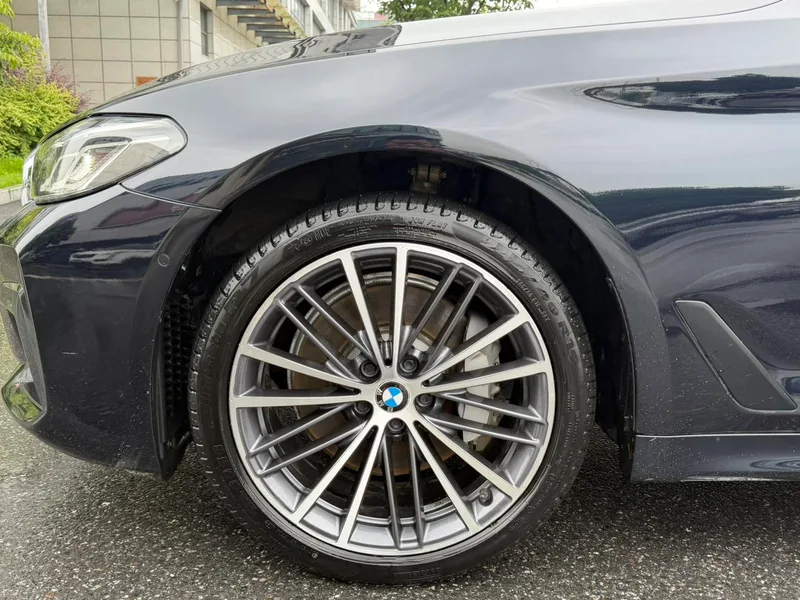 BMW 5 Series 2021 Restyling 530Li Leading Type M Sports suit exterior photo 4 BMW 5 Series 2021 Restyling 530Li Leading Type M Sports suit exterior photo 4