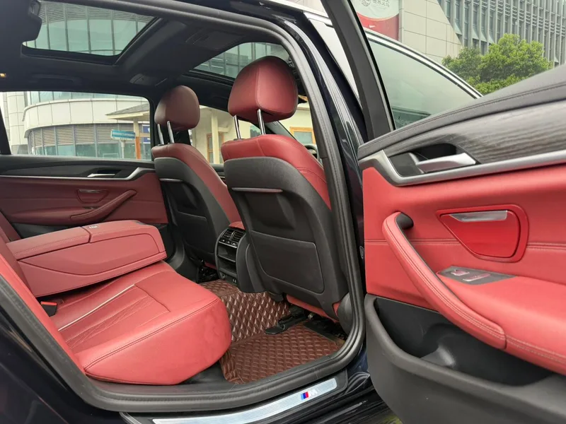 BMW 5 Series 2021 Restyling 530Li Leading Type M Sports suit interior photo 12 BMW 5 Series 2021 Restyling 530Li Leading Type M Sports suit interior photo 12
